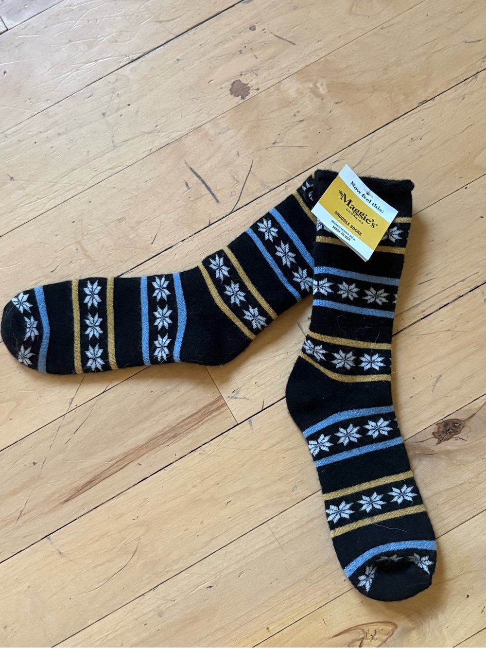 NWT Maggie’s Organics wool smuggle Snowflake Pattern socks L